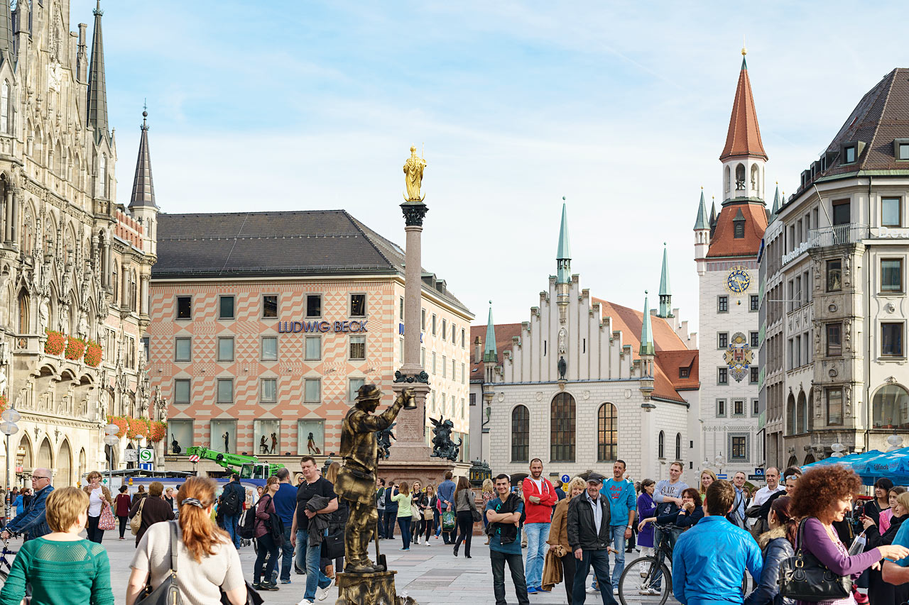 Neues Rathaus på Marienplatz i München