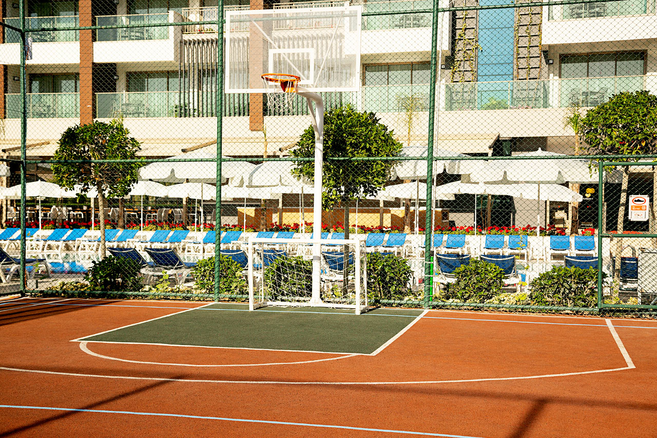 Multi Court bana