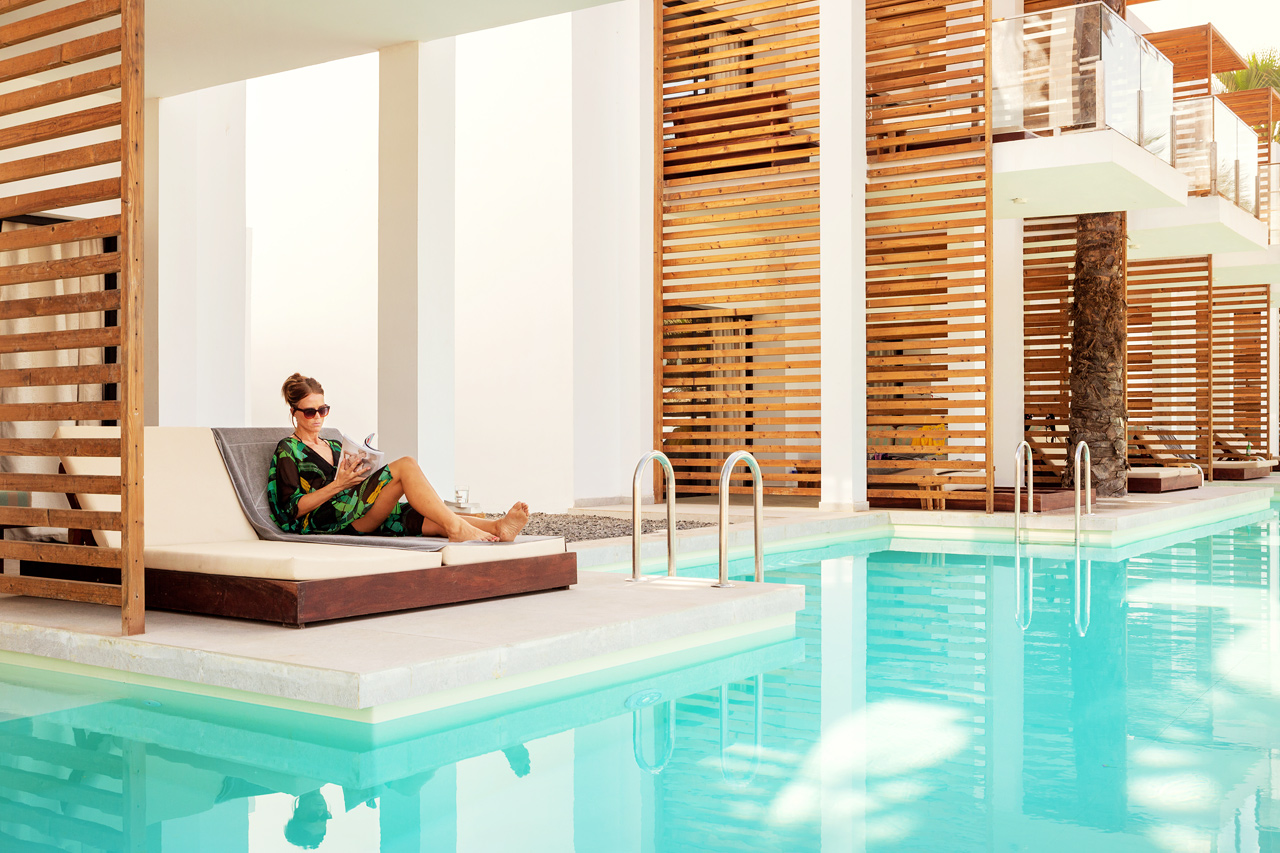 Prime Pool Suite 1 rum, terrass mot havet med direkt access till privat, delad pool