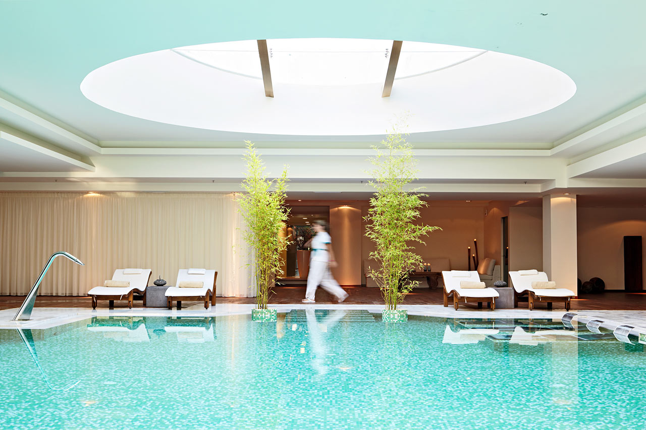 Spaavdelningens inomhuspool