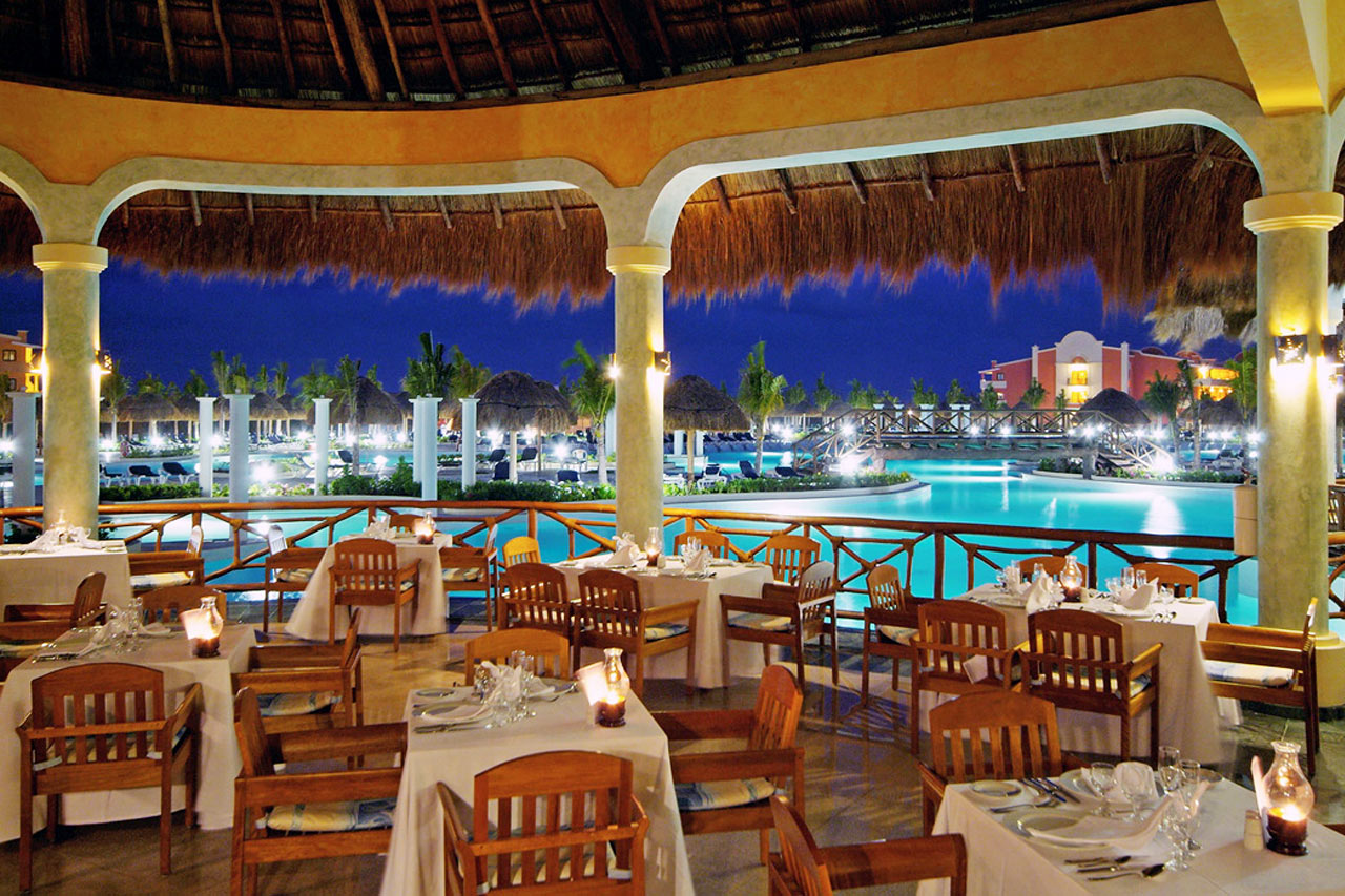 Välj mellan mer än ett dussin restauranger med All Inclusive