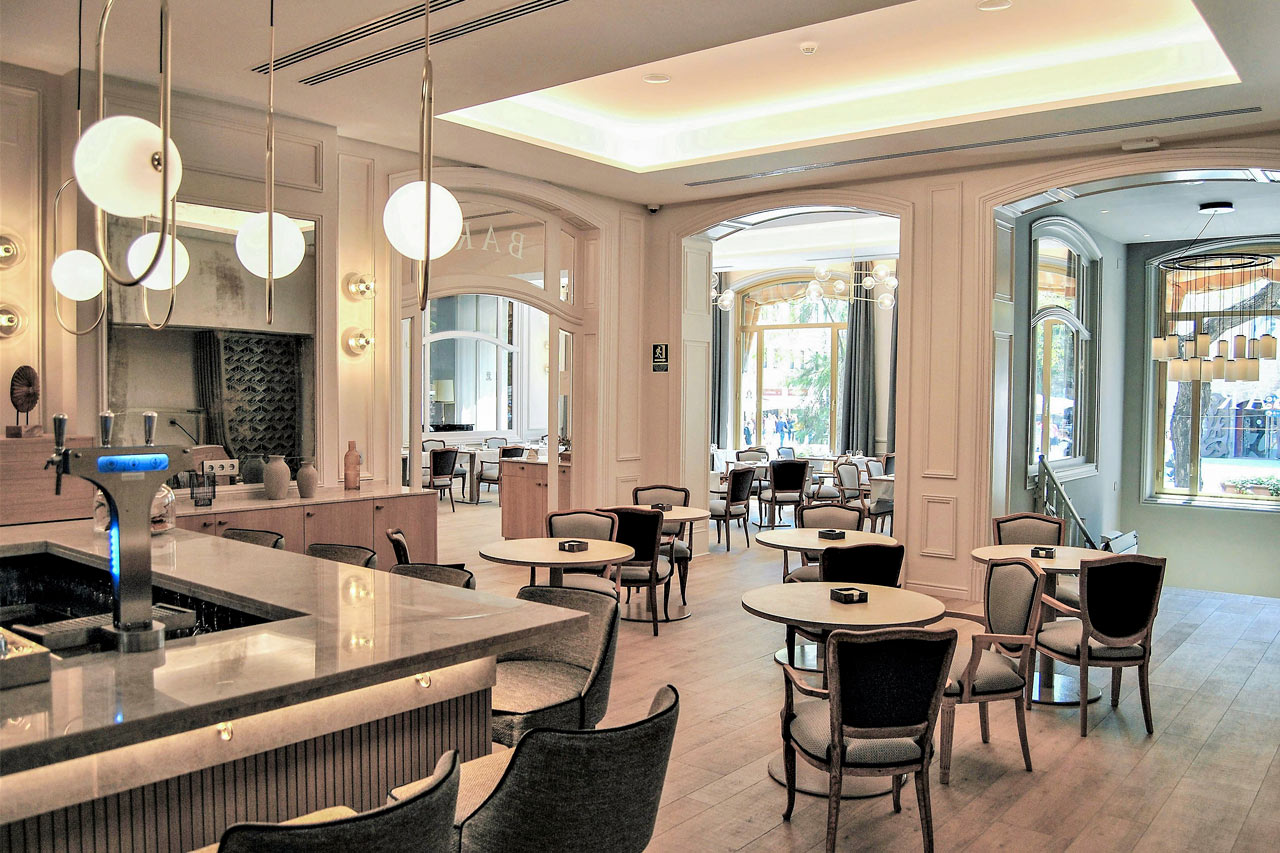 À la carte-restaurang
