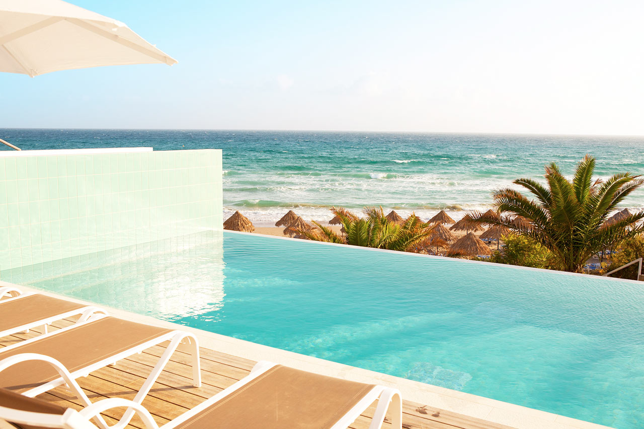 2-rums Club House Suite med havsutsikt och privat, delad pool som delas med 1-3 andra suiter.