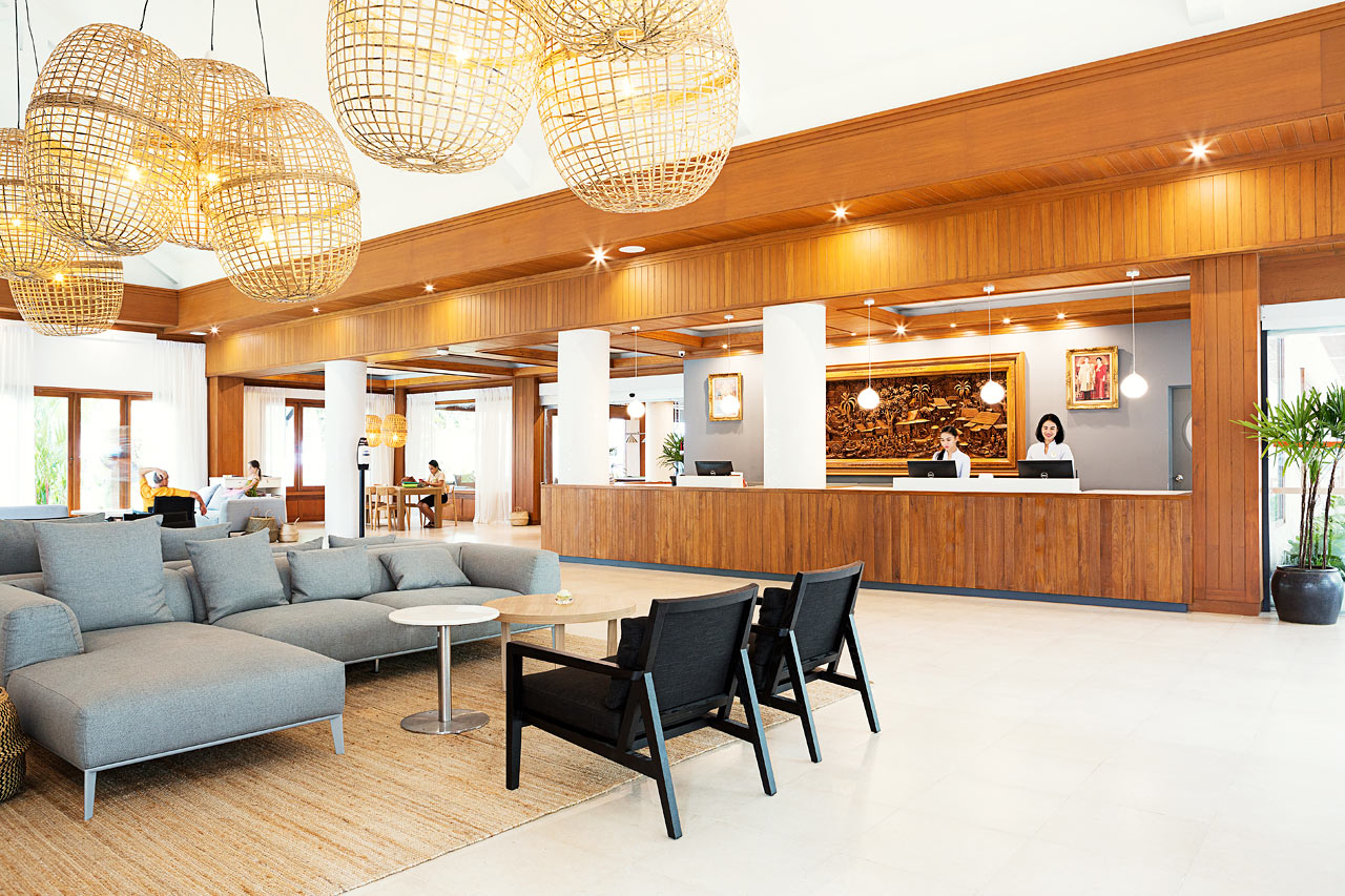 Resort Service/Help Desk.