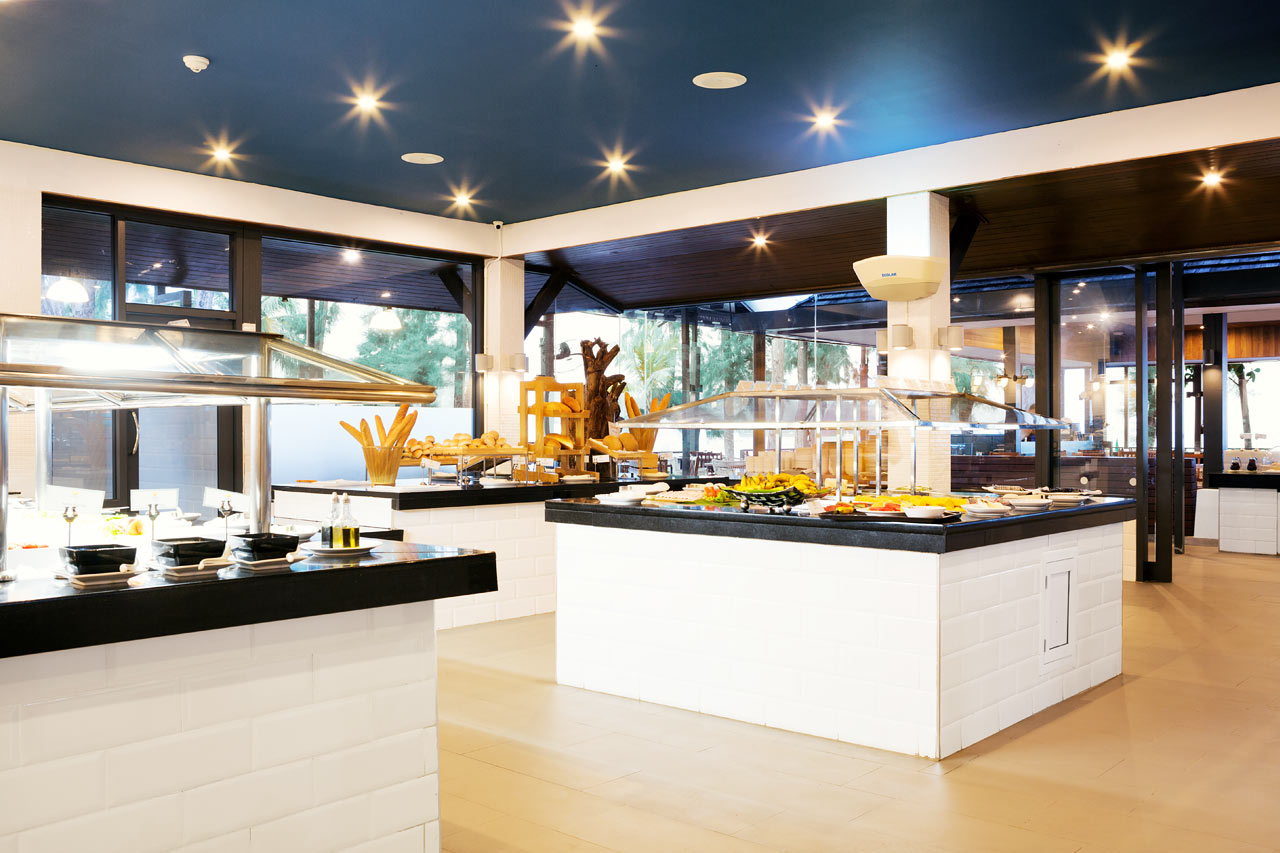 I Piak´s Kitchen hittar du ett stort utbud av mat och dryck.