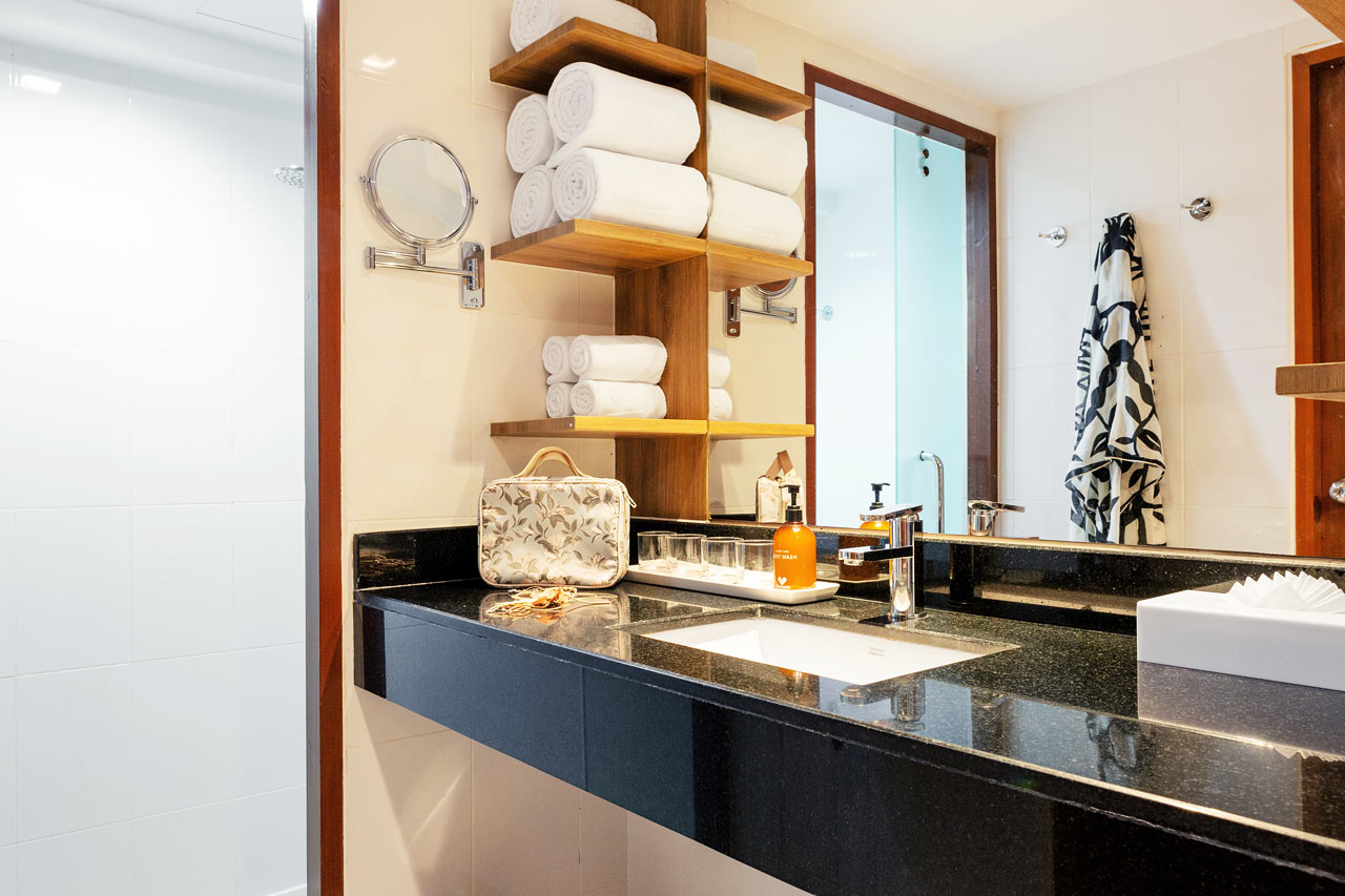 Tvårumssvit FAMILY SUITE, balkong mot poolområdet.