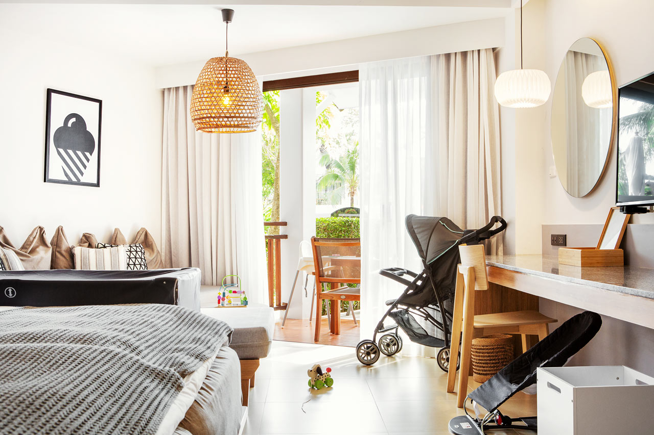 Enrumssvit HAPPY BABY SUITE, terrass mot poolområdet