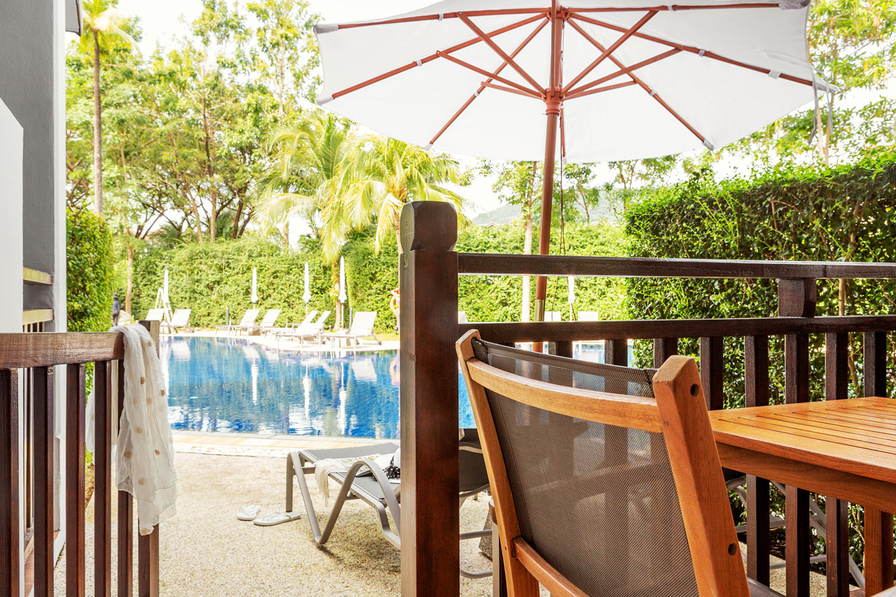 Enrumssvit ROYAL POOL SUITE, terrass med direkt access till hotellets pool