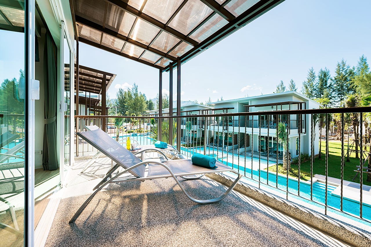 Dubbelrum med balkong och poolaccess