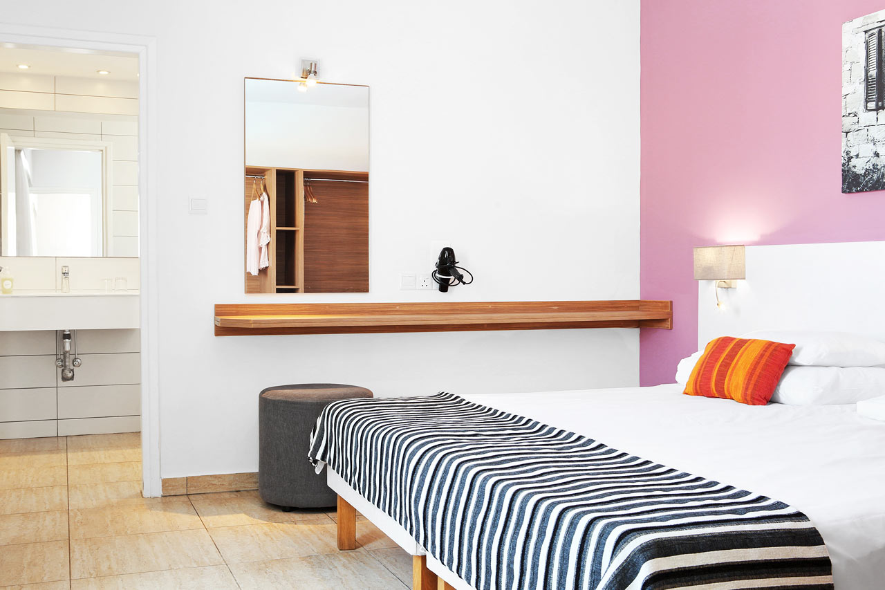 Prime Pool Suite 2 rum, terrass med privat pool.