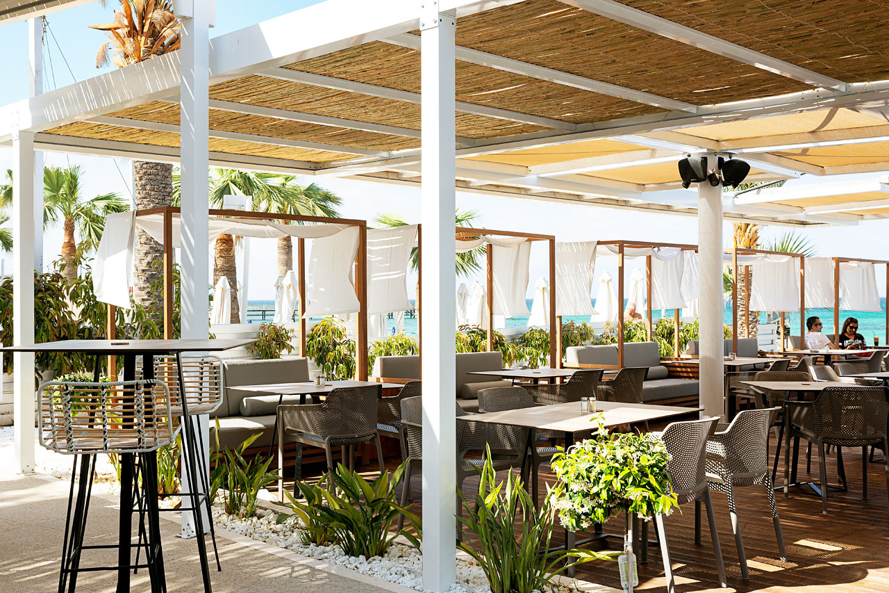Restaurang vid stranden