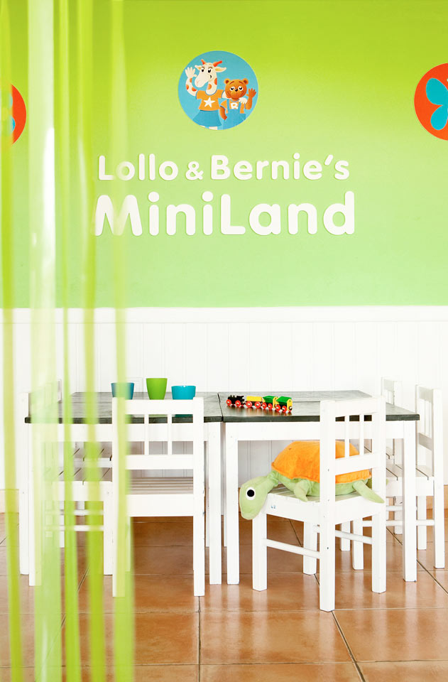 I Lollo & Bernies MiniLand kan barnen leka, pyssla och titta på film.