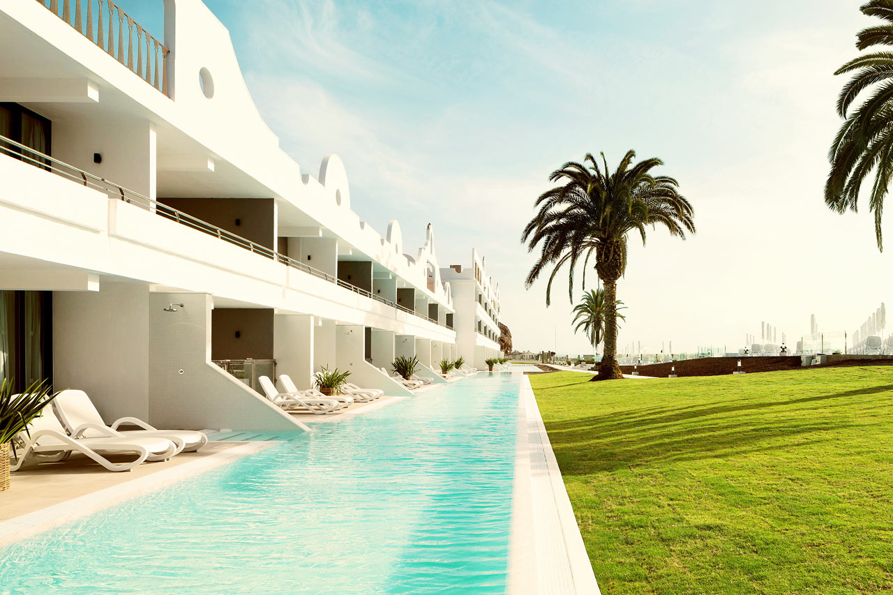 Vill du unna dig lite extra lyx kan du boka våra Club Suite med access till privat delad pool.
