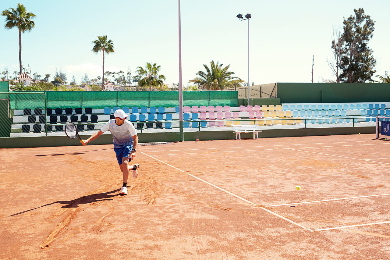 Precis bredvid hotellet ligger en fin tennis/padel anläggning