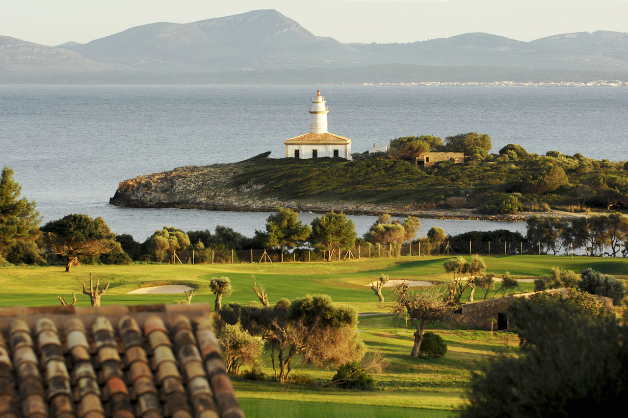 Vill du spela golf ligger Alcanada Golf cirka 2 km från Sunwing Alcudia Beach