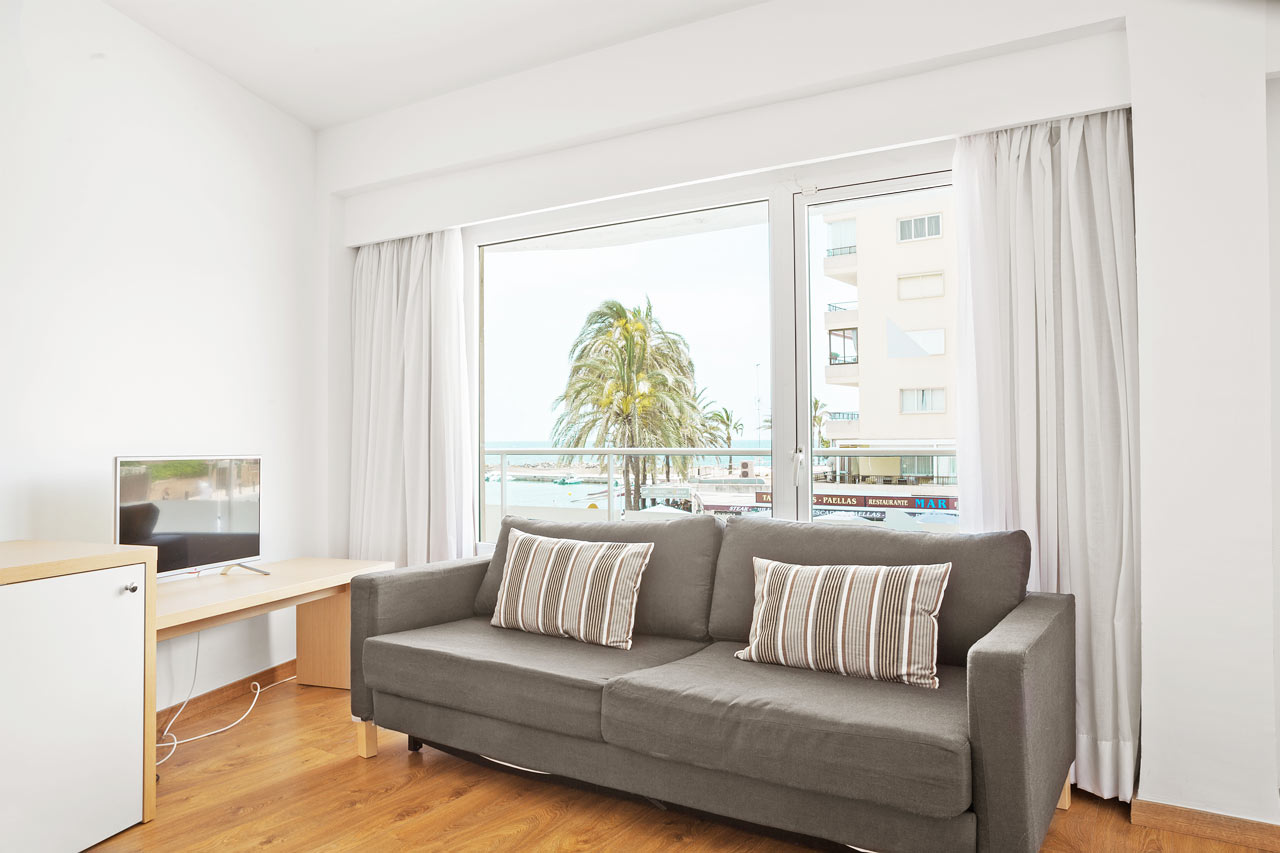 Junior Suite med balkong mot gatan/omgivningarna