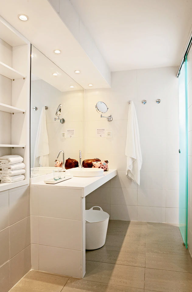 Trerumslägenhet Royal Pool Suite med stor terrass, havsutsikt och access till privat, delad pool, Triton.