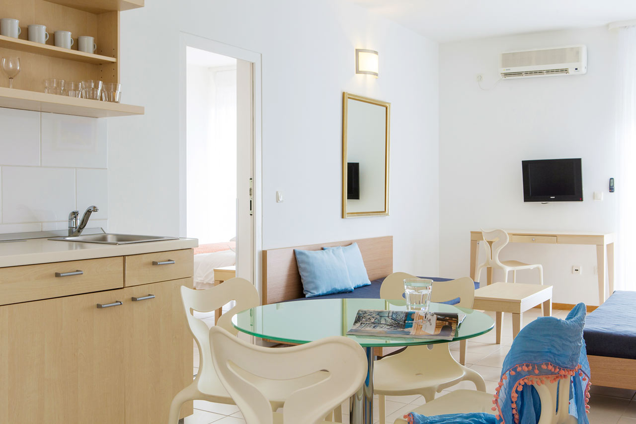 Trerumslägenhet med balkong i Meridien-byggnaden