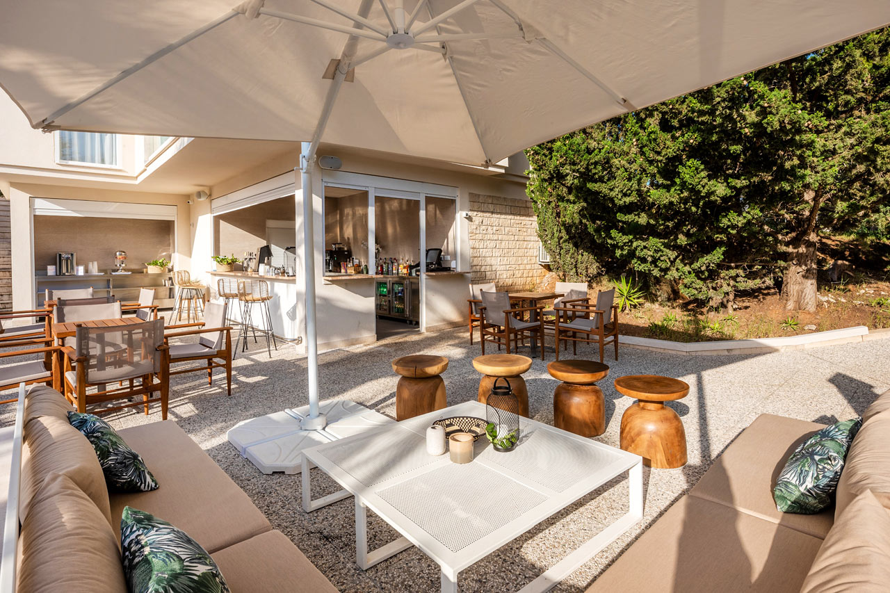 Poolbar