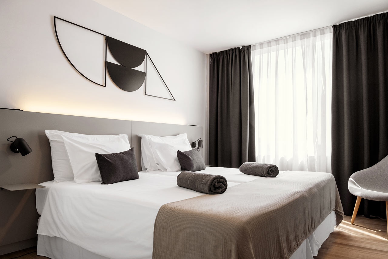 Prime Lounge Suite 2 rum, balkong mot poolområdet