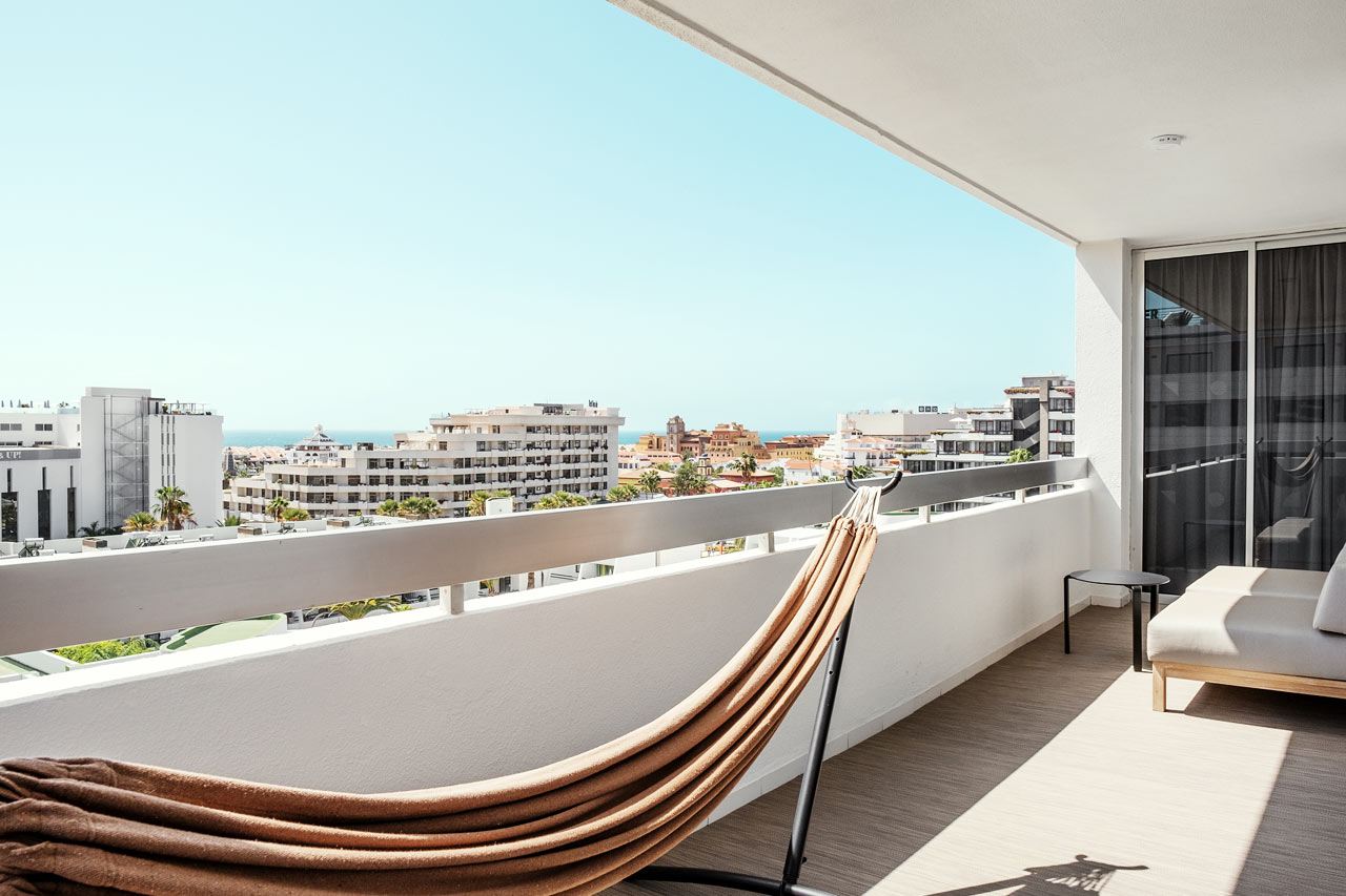 Prime Lounge Suite 2 rum, balkong mot omgivningarna