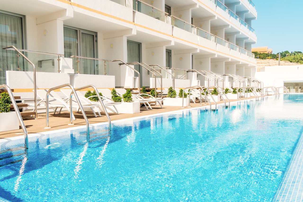 Här kan du lyxa till semestern och boka en Prime Pool Suite med poolacess