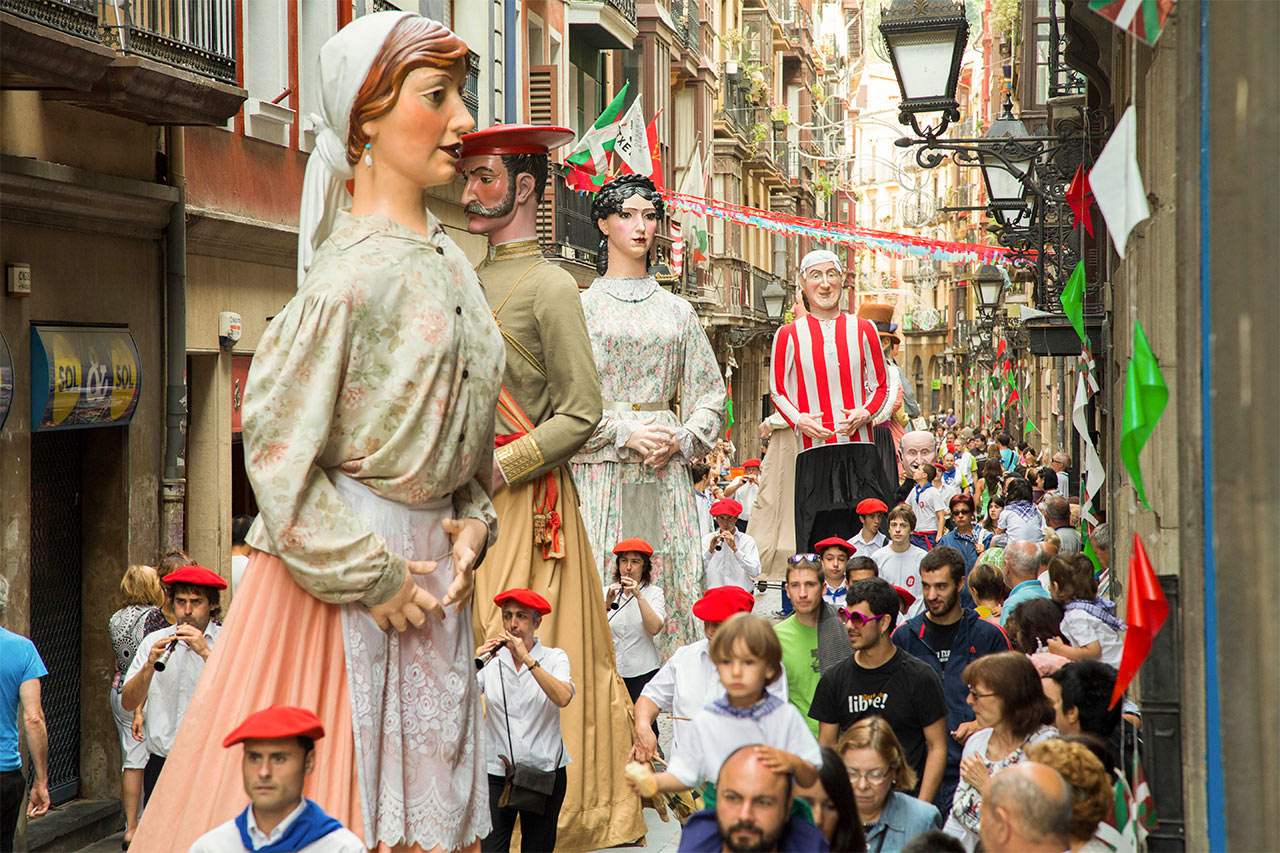 Festivalen gigantes y cabezudos