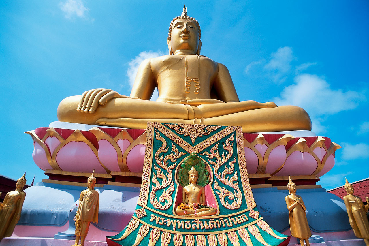 Wat Phra Yai är det största buddistiska templet på Koh Samui, väl värd ett besök.
