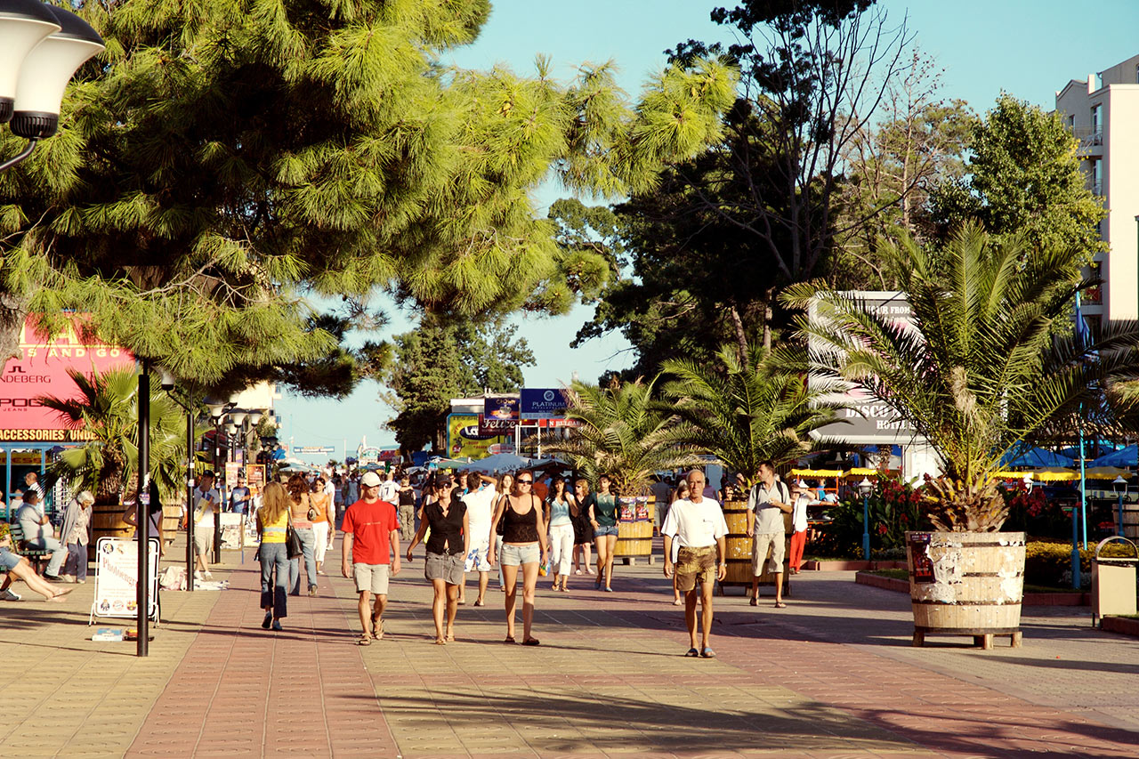 I Sunny Beach finns det gott om restauranger, barer och småbutiker