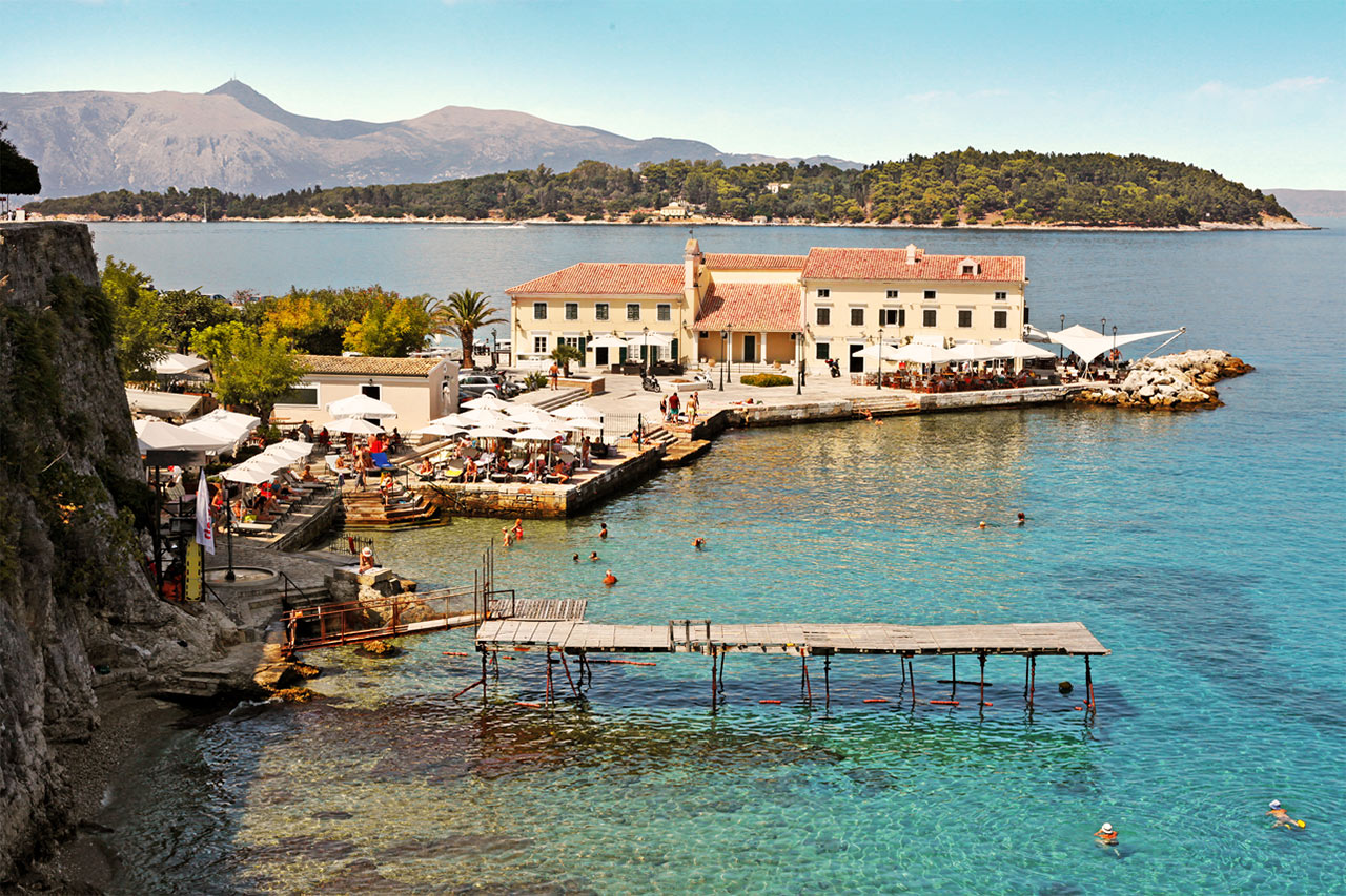 Stranden i Faliraki stad