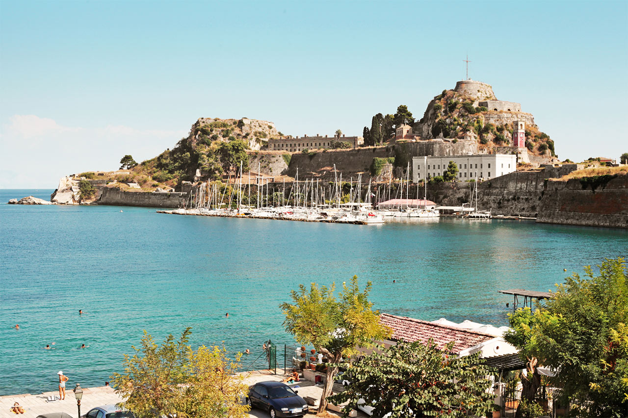 Stranden i Faliraki stad