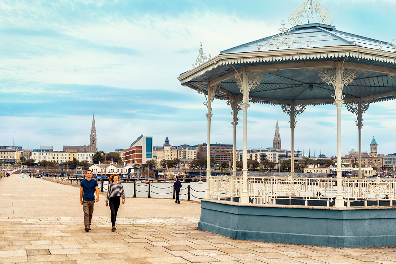 Mysiga hamnstaden Dún Laoghaire
