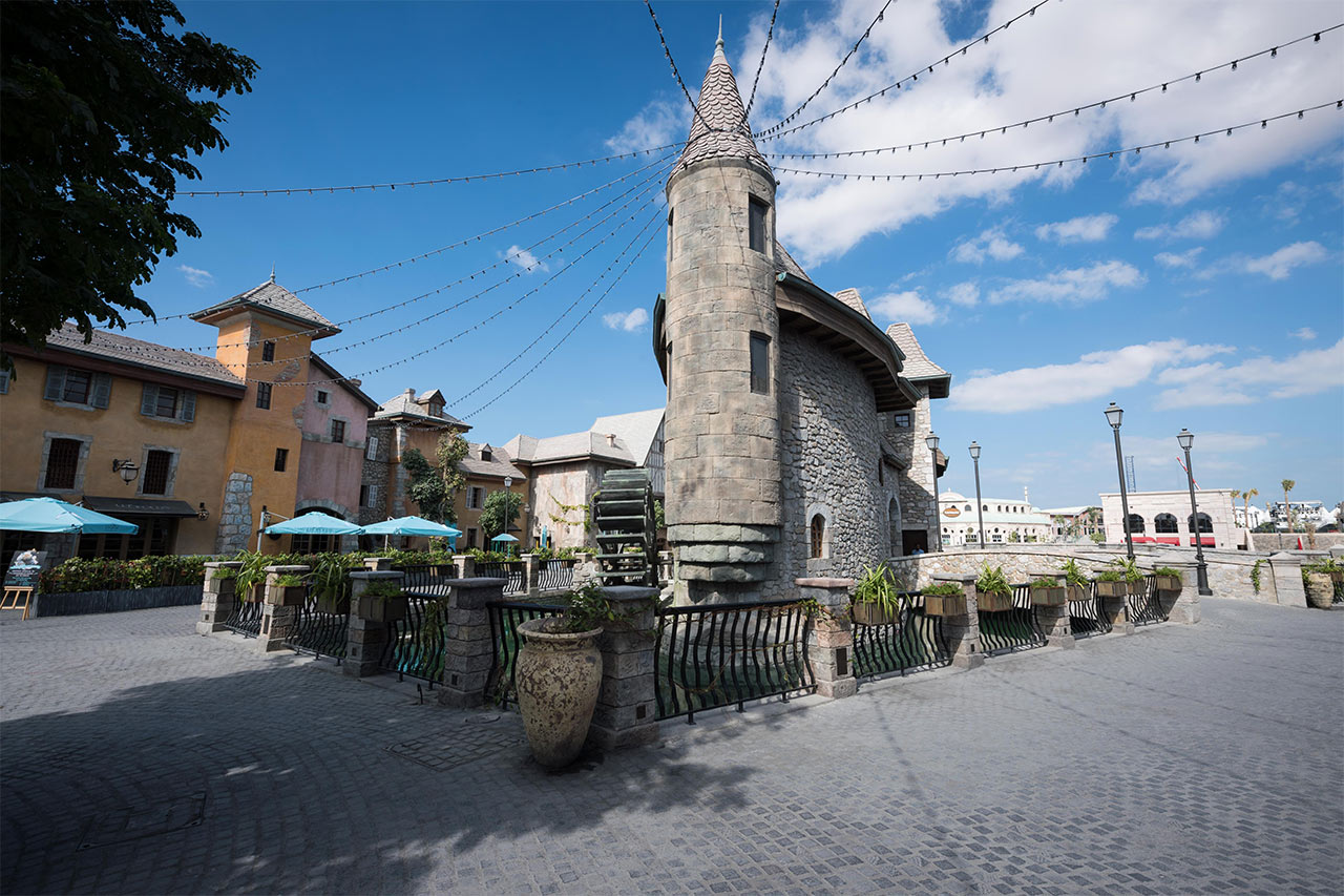 French Village i Riverland™