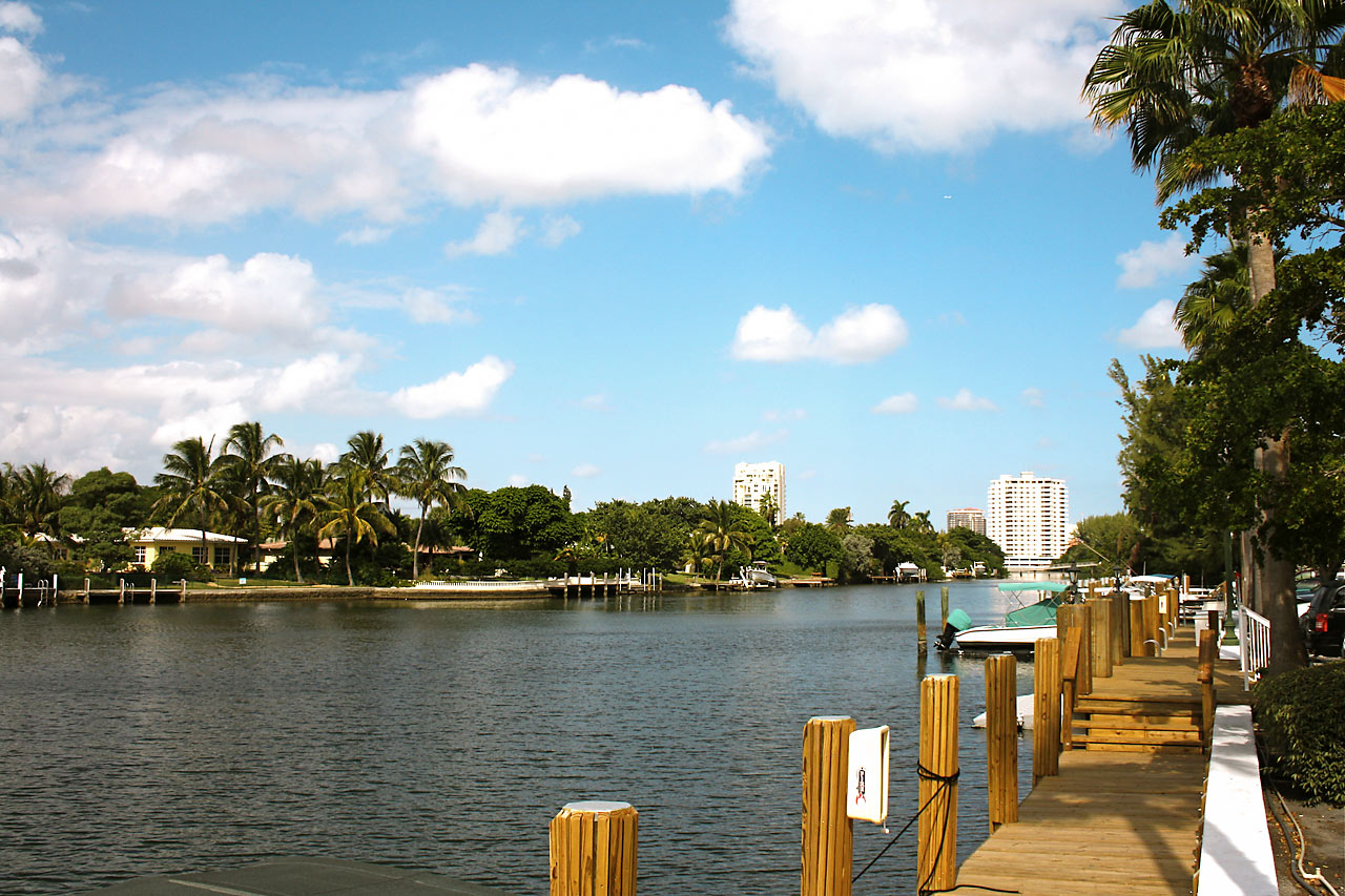 Längs kanalsystemet i Fort Lauderdale ligger flotta lyxvillor
