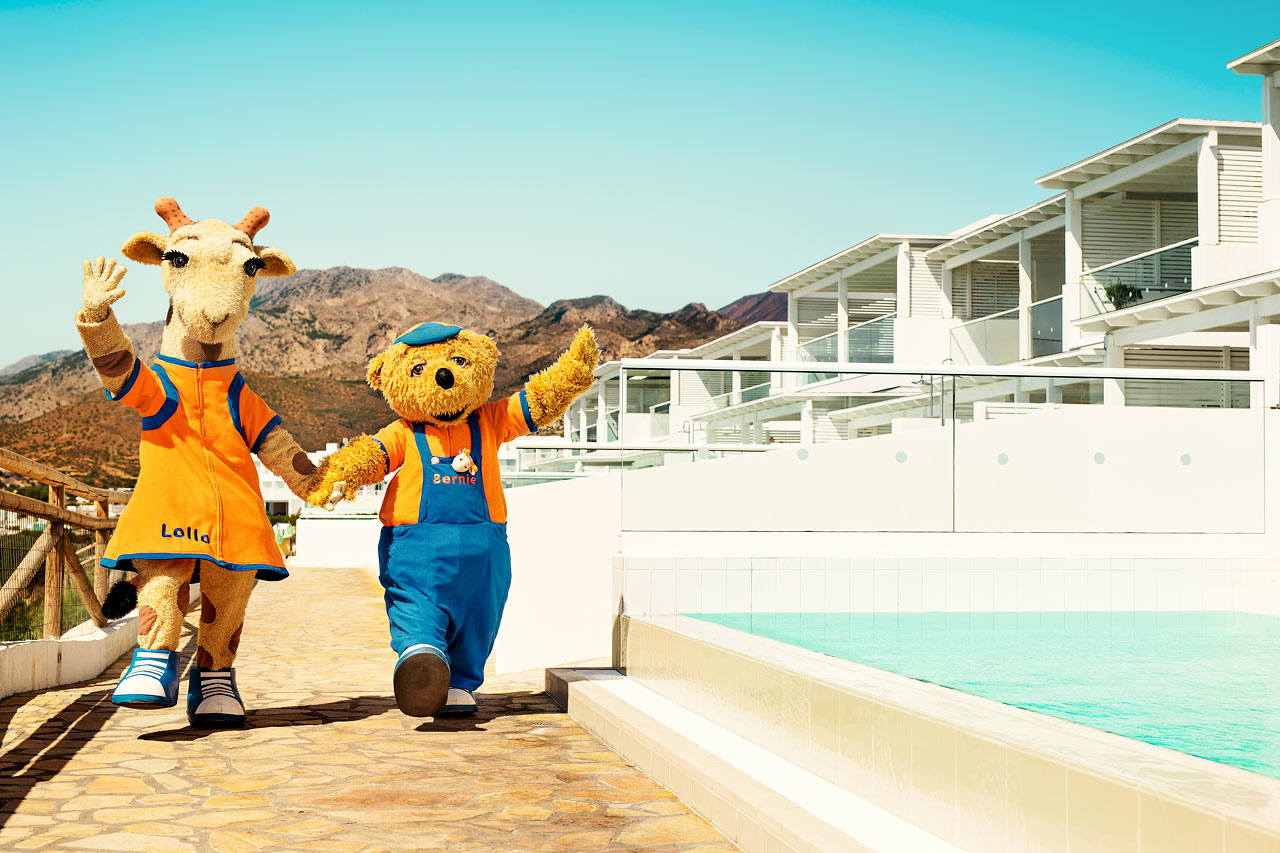 På Sunwing Makrigialos Beach kan du boka ett personligt besök av Lollo & Bernie