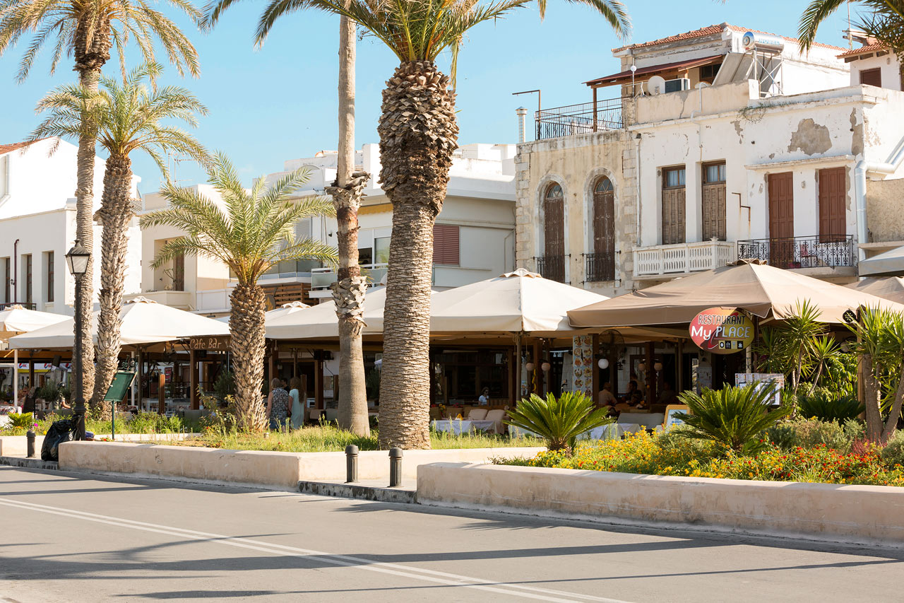 Efter strandpromenaden i Rethymnon - med många trevliga restauranger och barer
