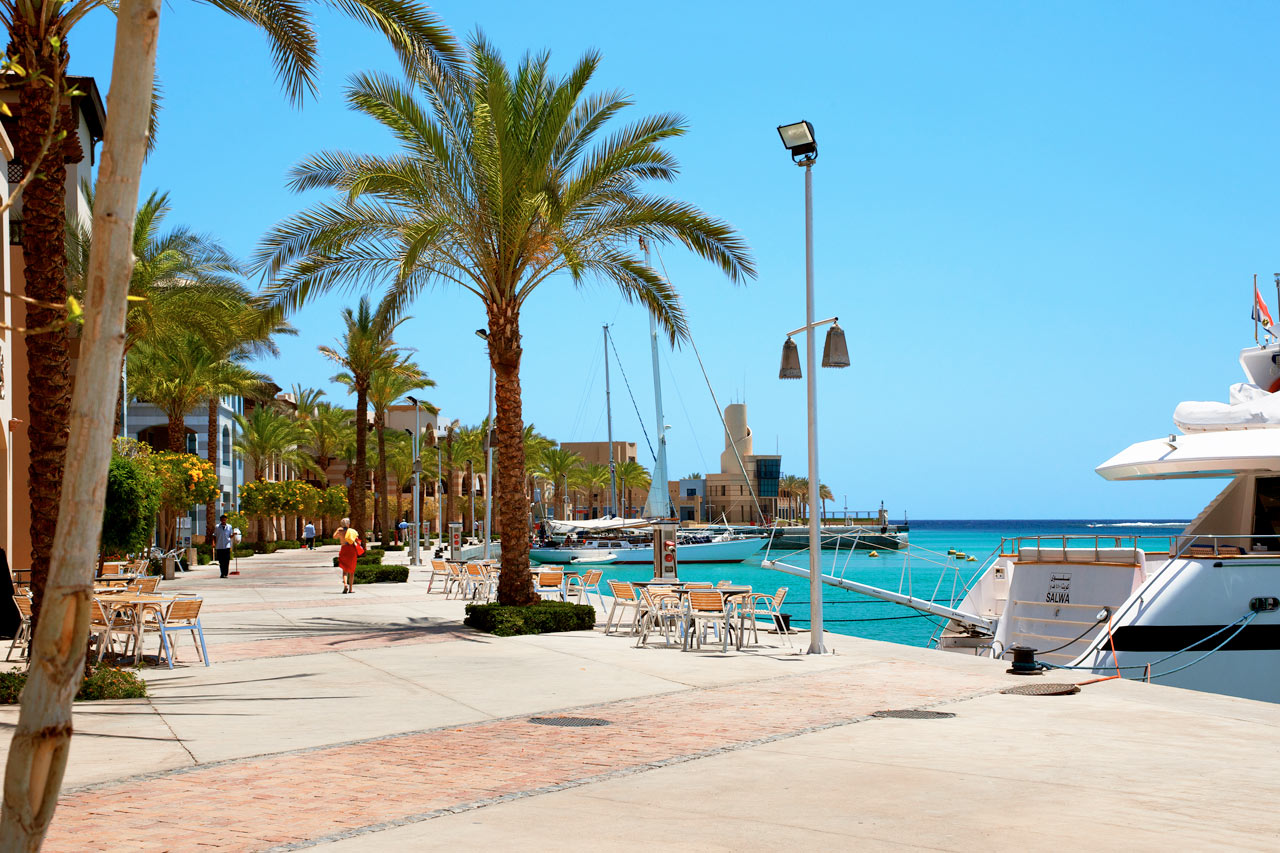 Strandpromenaden i Port Ghalib